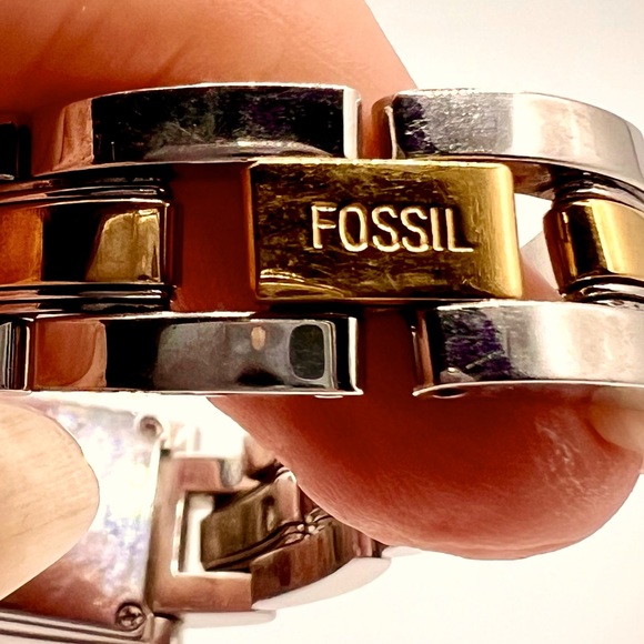 Fossil F2 ES-9717 Stainless Steel Quartz Analog Watch Sz 6 1/2" &it’s links - Picture 4 of 8
